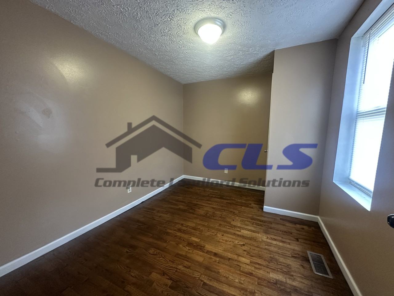 2518 Jefferson St #1 - Photo 3 of 14