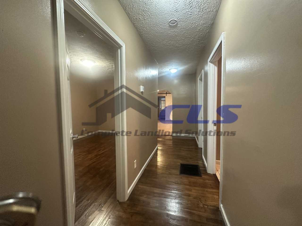 2518 Jefferson St #1 - Photo 4 of 14