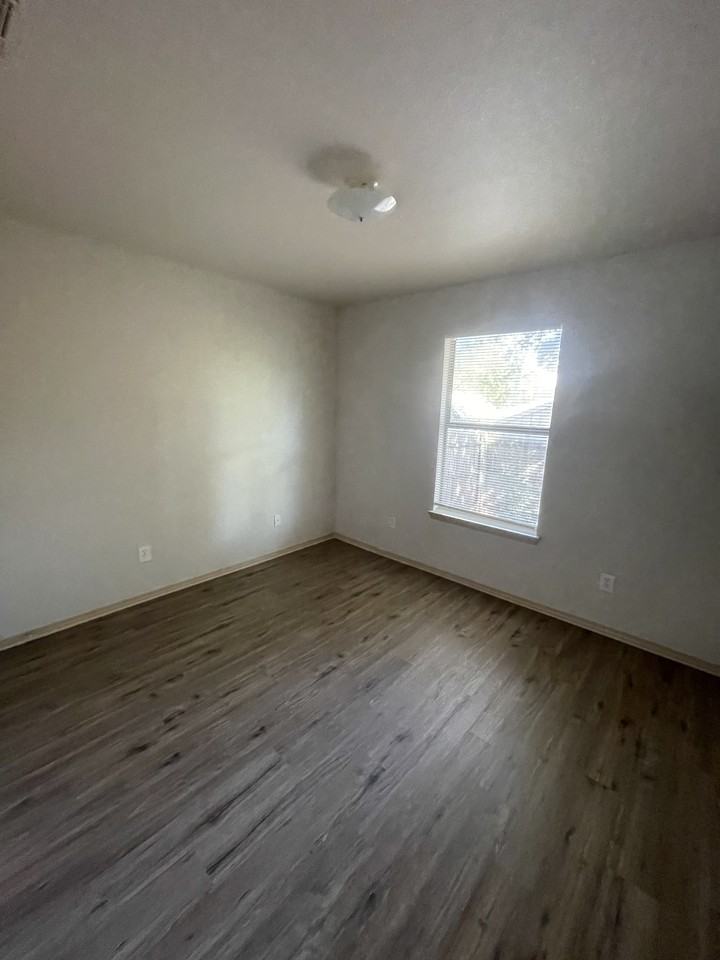 1216 Mulkey Lane #1 - Photo 4 of 8