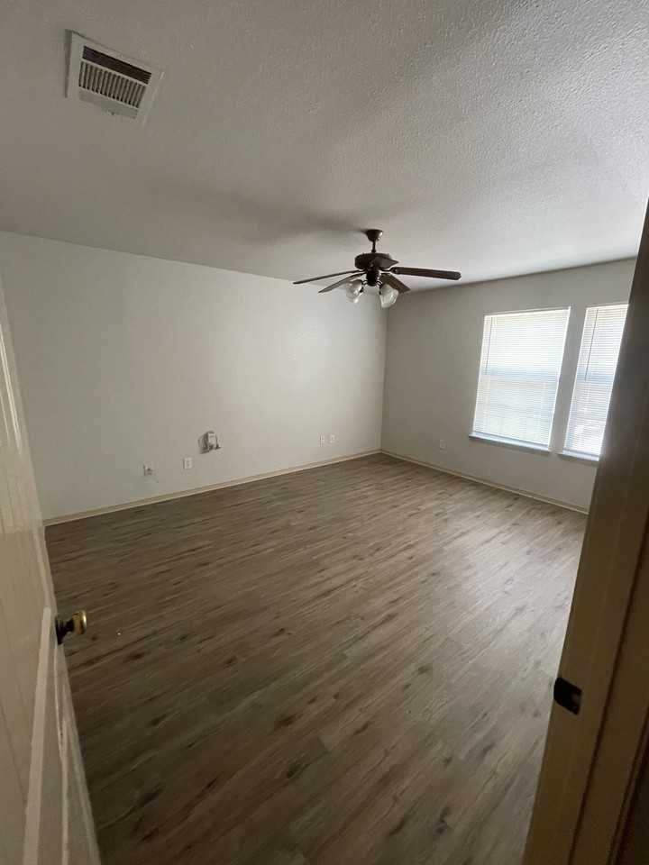 1216 Mulkey Lane #1 - Photo 5 of 8