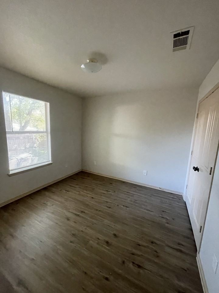 1216 Mulkey Lane #1 - Photo 7 of 8