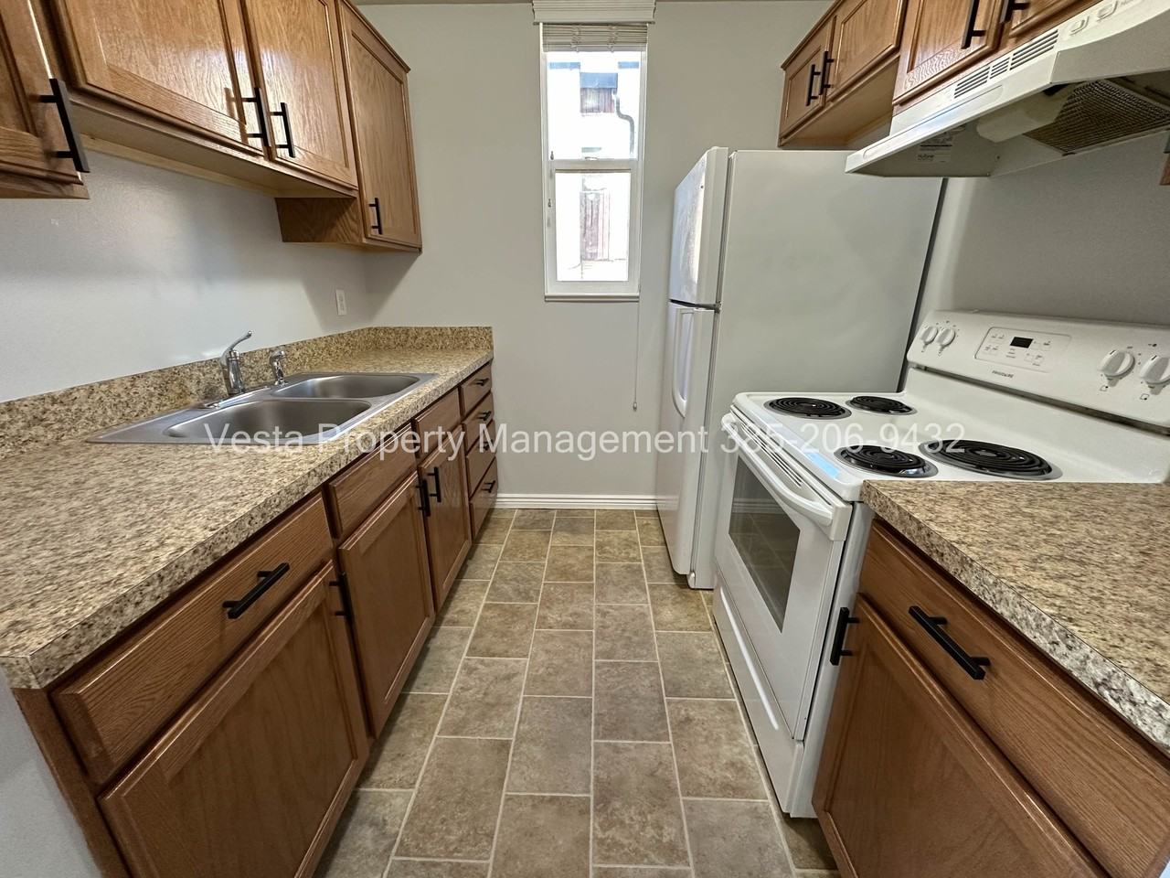 1050 Healy Street #D - Photo 5 of 12