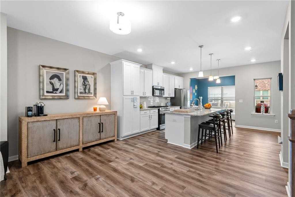 310 Commons Avenue #1 - Photo 3 of 20