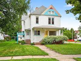 featured image of 305 North Lawe Street