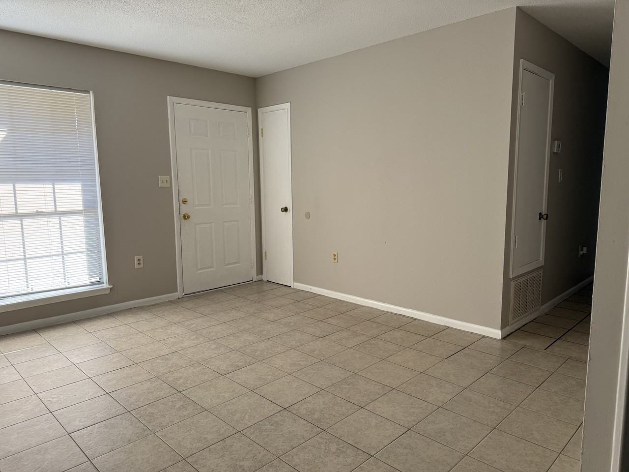 298 Cross Drive #1 - Photo 5 of 16