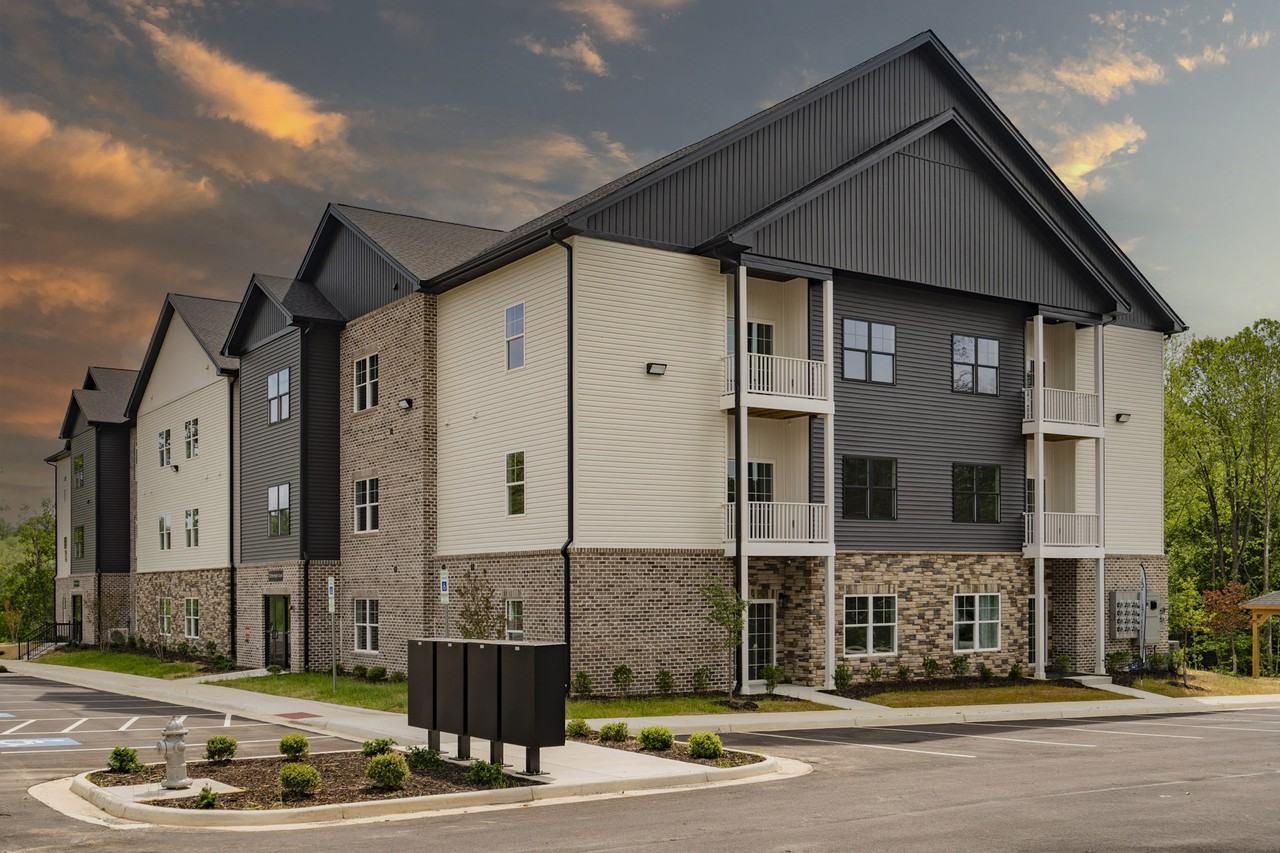 128 Brenleigh Court #101