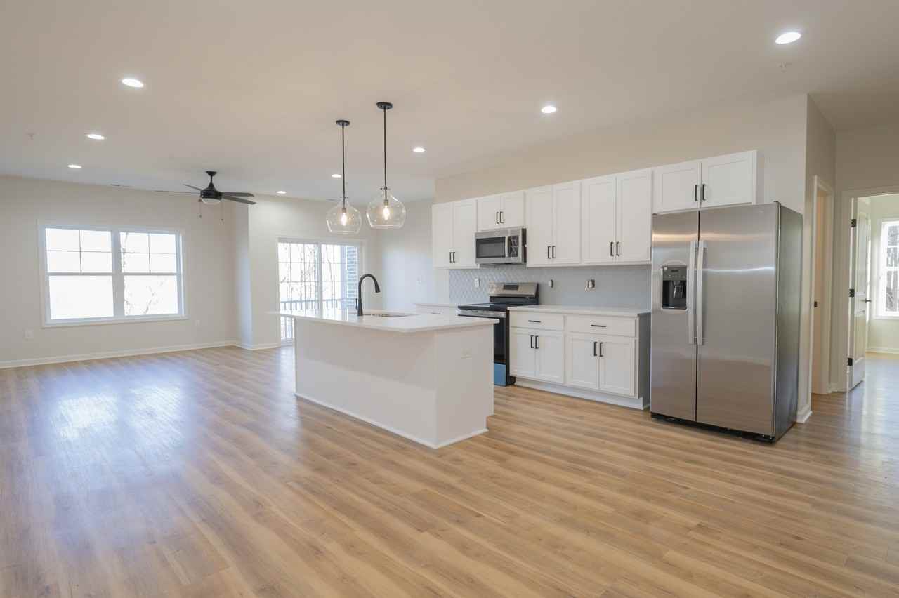 128 Brenleigh Ct #106 - Photo 4 of 13