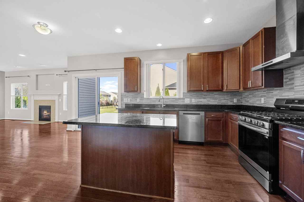 1550 Cinnabar Dr #1 - Photo 3 of 20