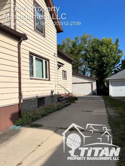 1008 Waugoo Ave #1008 - Photo 3 of 13