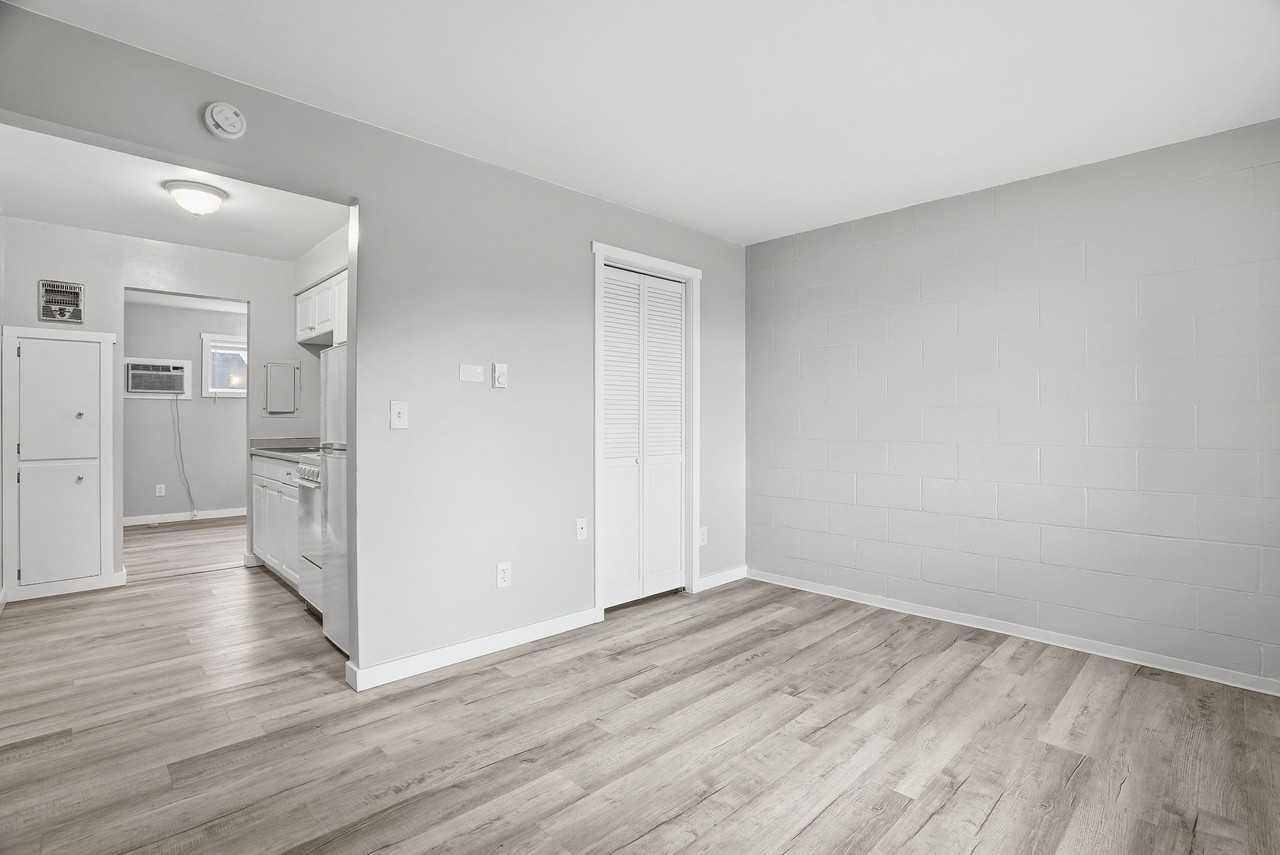 547 E Fairview Ave #553 - Photo 5 of 14