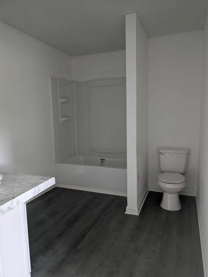 1097 Esther Blvd #1 - Photo 2 of 20