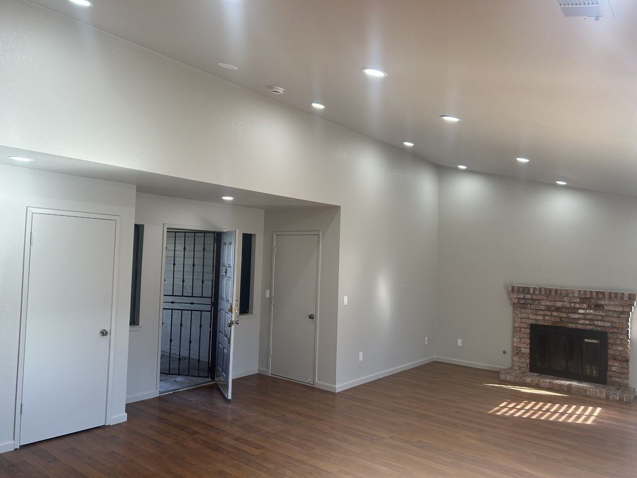 1728 Colin Ln #1 - Photo 5 of 32