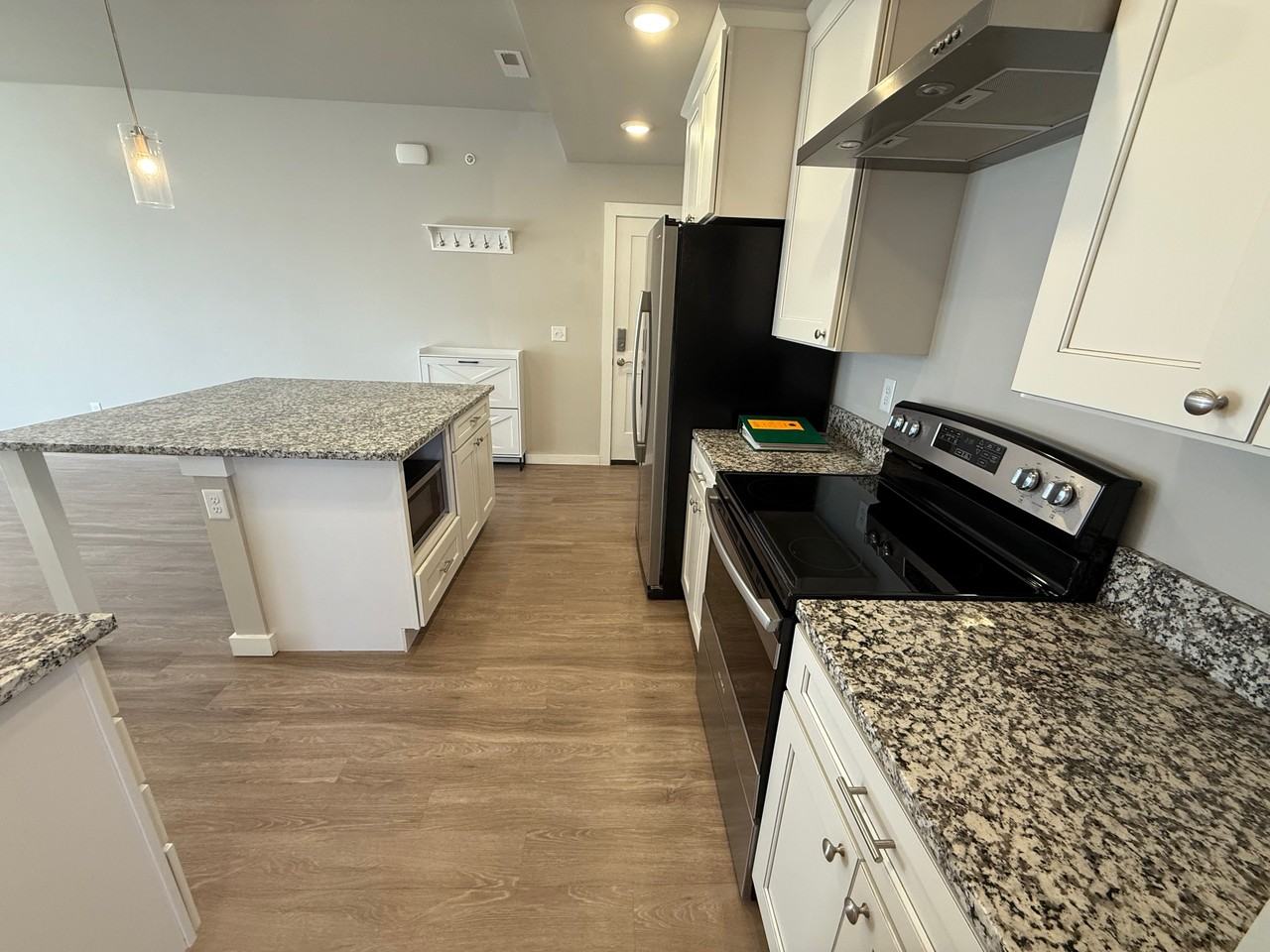 2710 Sartain St #304 - Photo 7 of 15