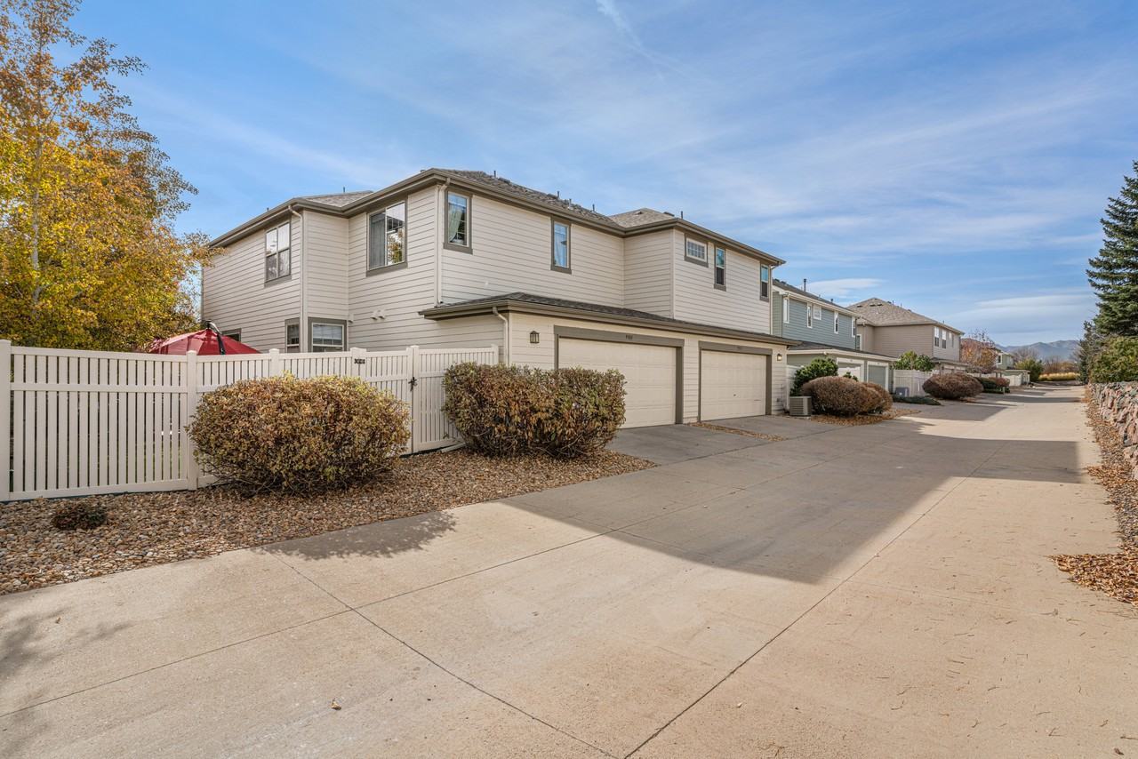 9303 West 107th Place #1 - Photo 3 of 17