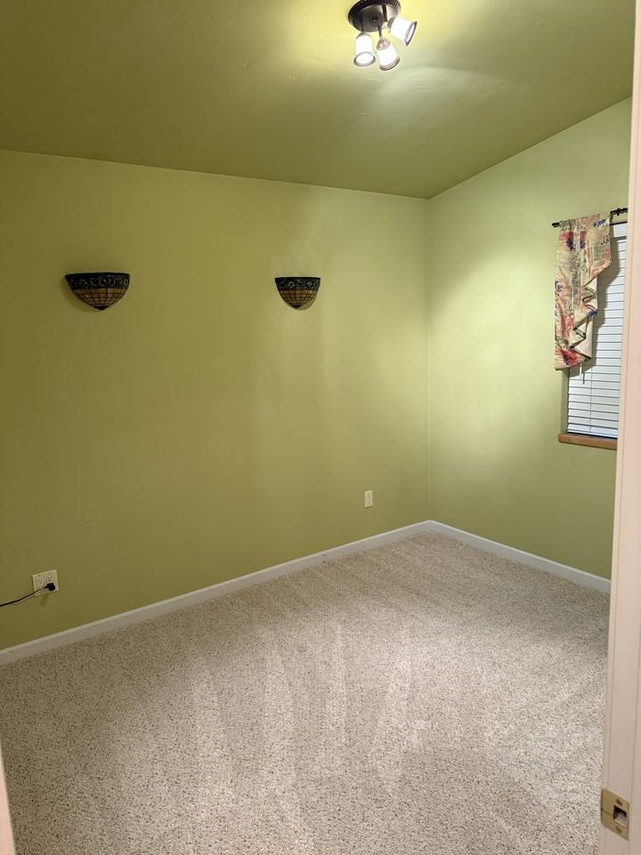 111 E Driftwood Cir #1 - Photo 5 of 21