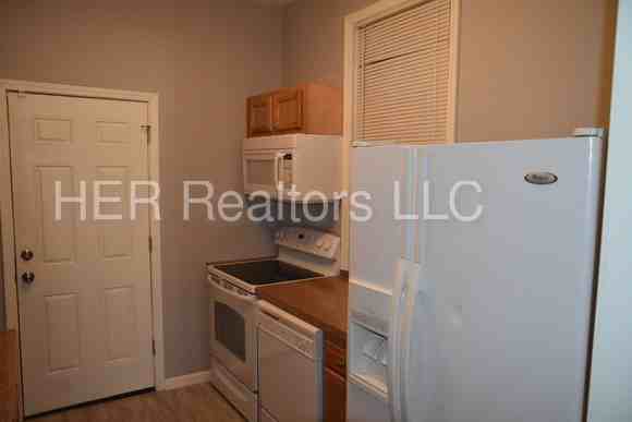 969 S Champion Ave