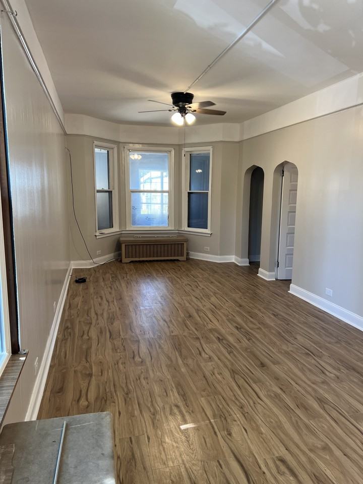 9757 9757 South Avenue M - 1 #1 - Photo 4 of 30