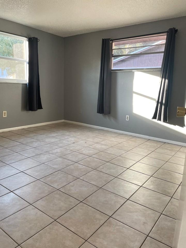 445 2nd Ave #1 - Photo 5 of 12