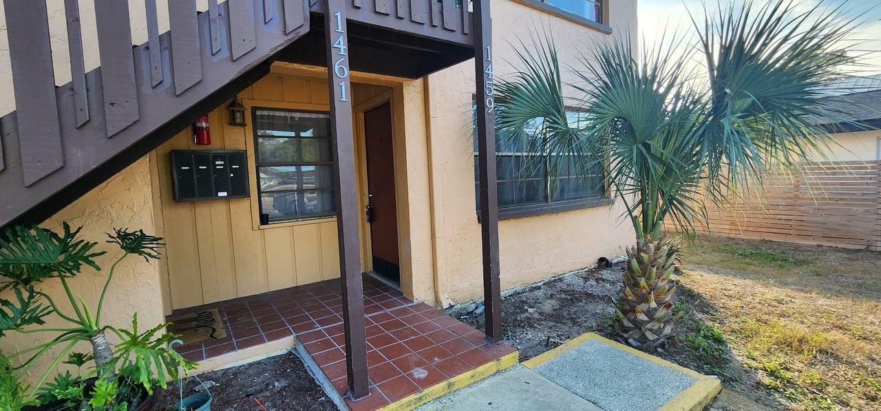 1459 Drew St #1 - Photo 2 of 10