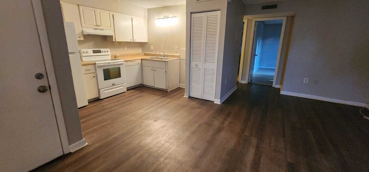 1459 Drew St #1 - Photo 7 of 10