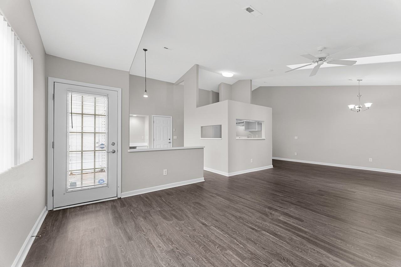 743 Hilltop Lane #743UPG - Photo 5 of 10