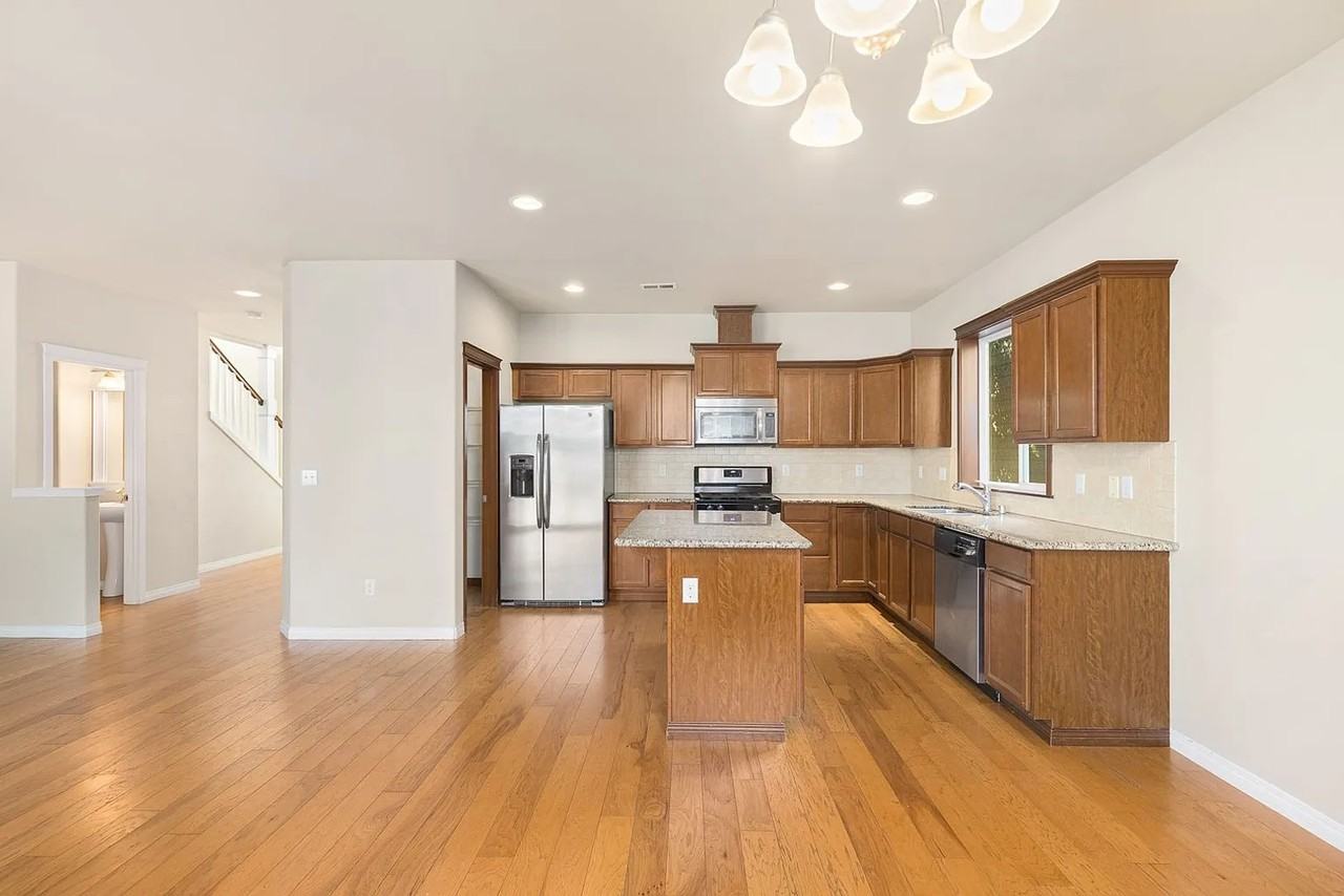 33 161st Pl Se #1 - Photo 3 of 22