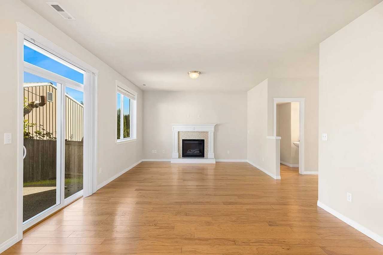 33 161st Pl Se #1 - Photo 4 of 22