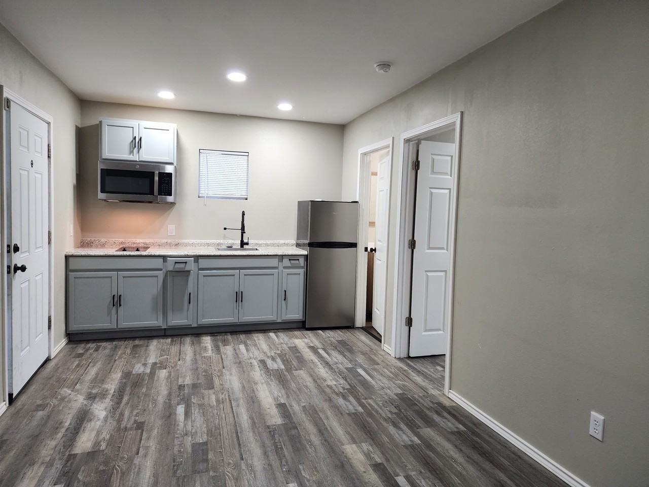 1050 Shephard Dr #1 - Photo 2 of 10