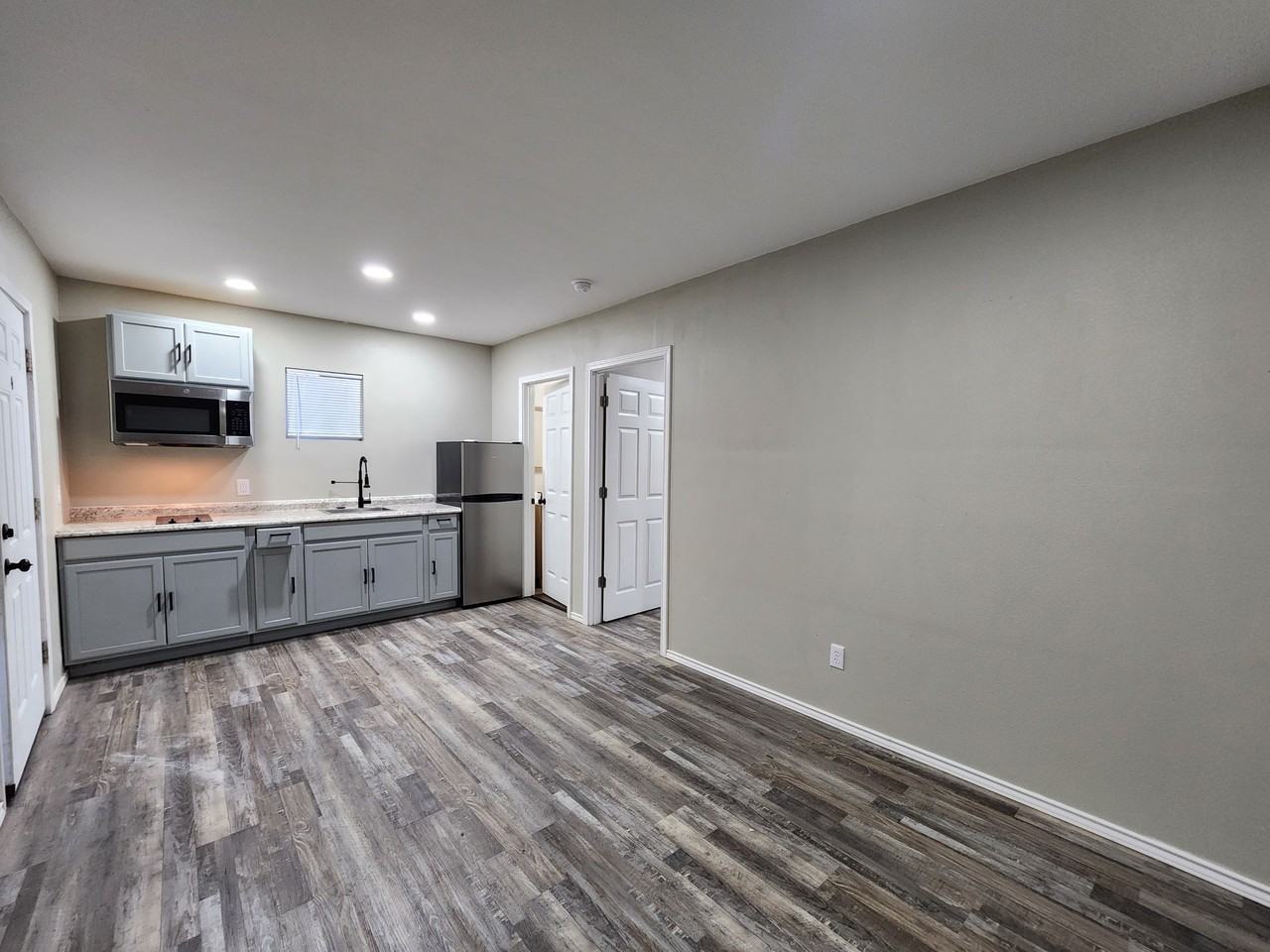 1050 Shephard Dr #1 - Photo 3 of 10