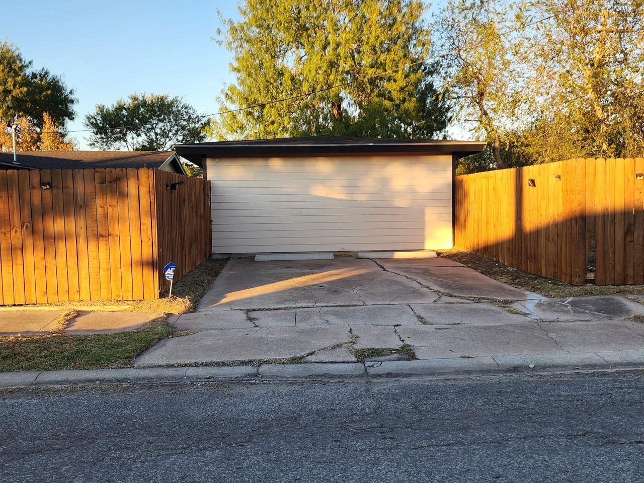 1050 Shephard Dr #1 - Photo 5 of 10