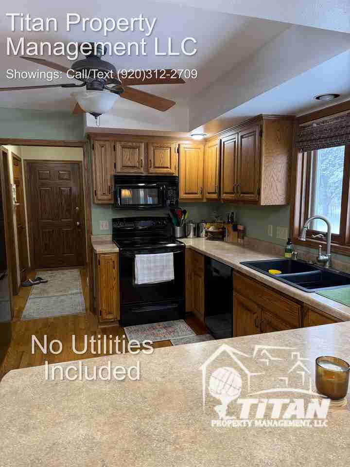 1656 Northridge Ct #1 - Photo 3 of 16