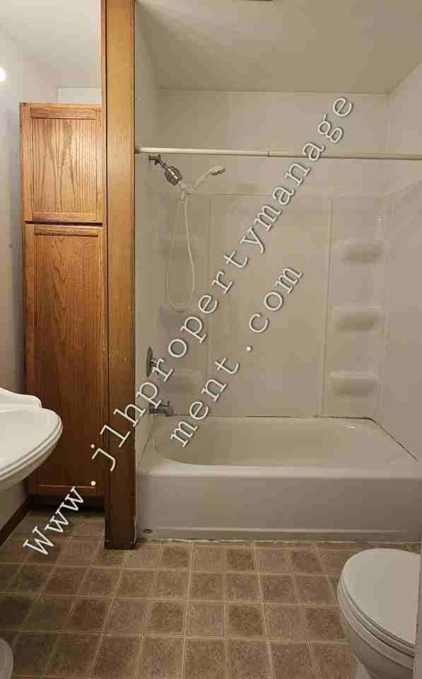 618 West Clark Street #618 - Photo 4 of 8