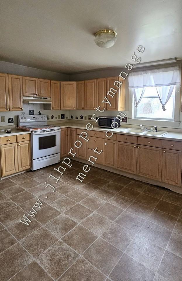 618 West Clark Street #618 - Photo 5 of 8