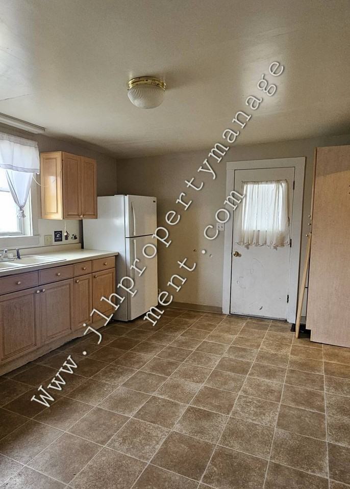 618 West Clark Street #618 - Photo 6 of 8