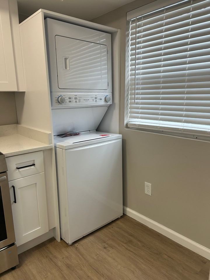 2530 2530 East North Street - 1Unit 8L #1 - Photo 4 of 14