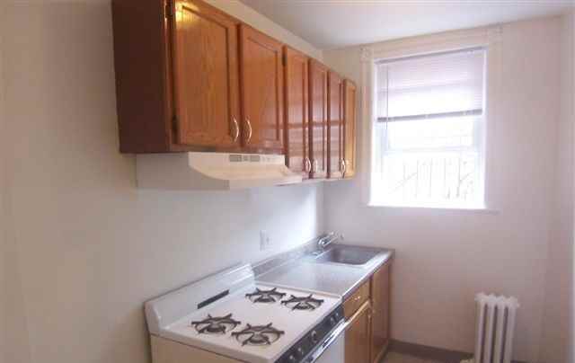5202 Webster St #A - Photo 3 of 8