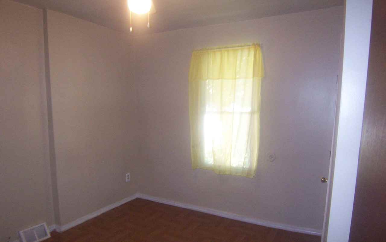 5202 Webster St #A - Photo 6 of 8
