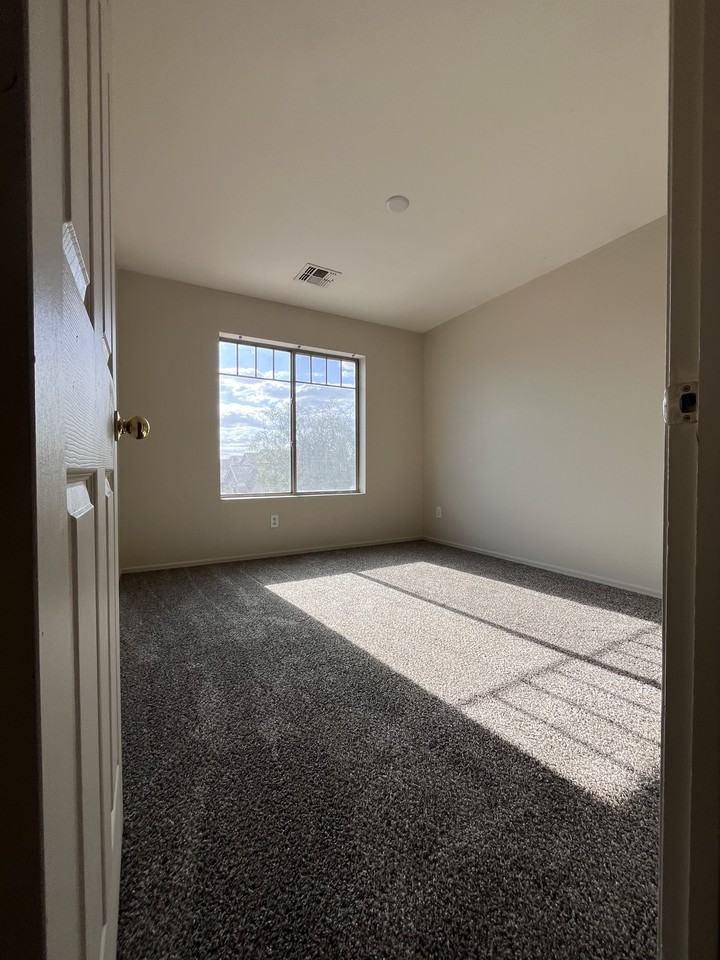 19289 North Leland Road #1 - Photo 5 of 10