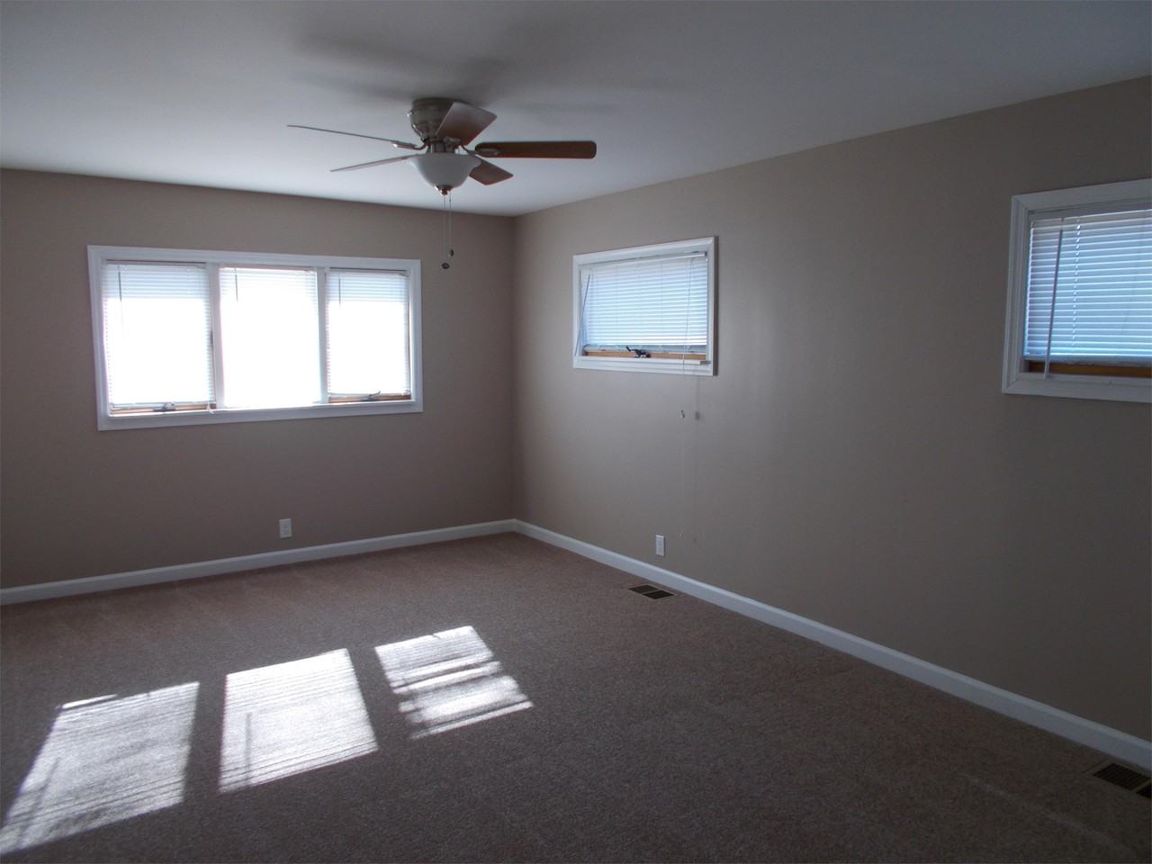 660 Windsor Ave #1 - Photo 5 of 8