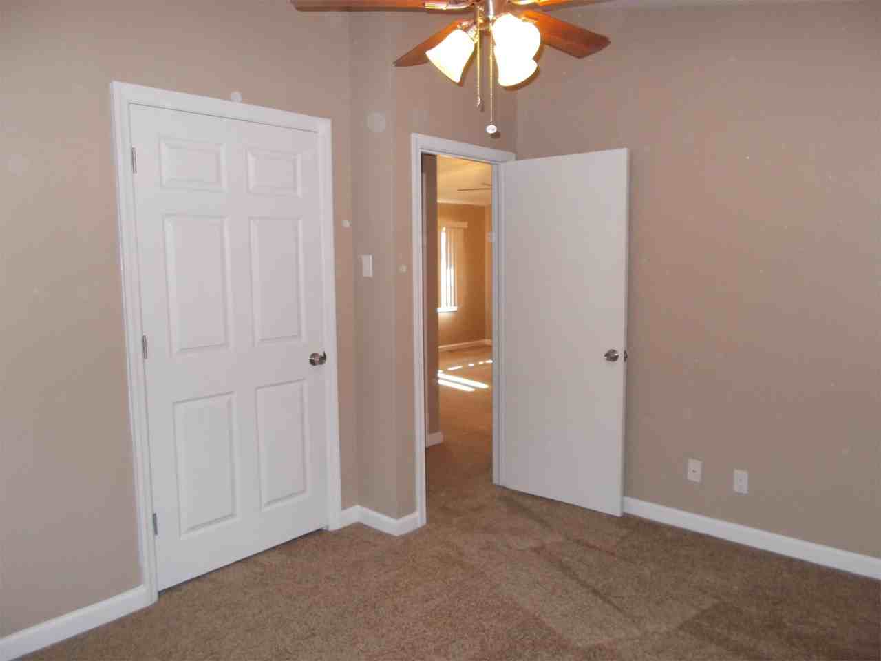 660 Windsor Ave #1 - Photo 7 of 8
