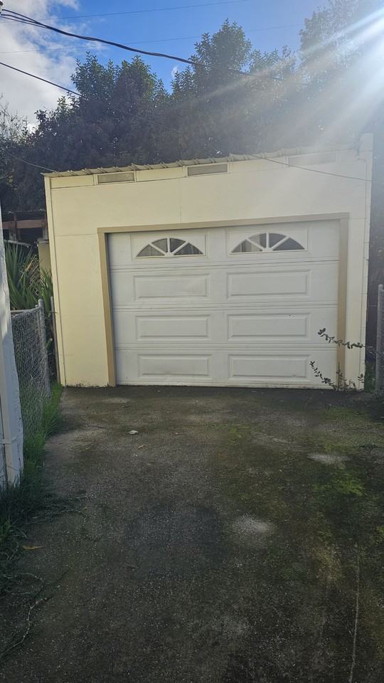 2545 Nevada Ave - Photo 2 of 18