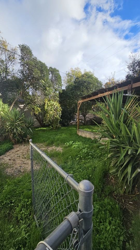 2545 Nevada Ave - Photo 3 of 18