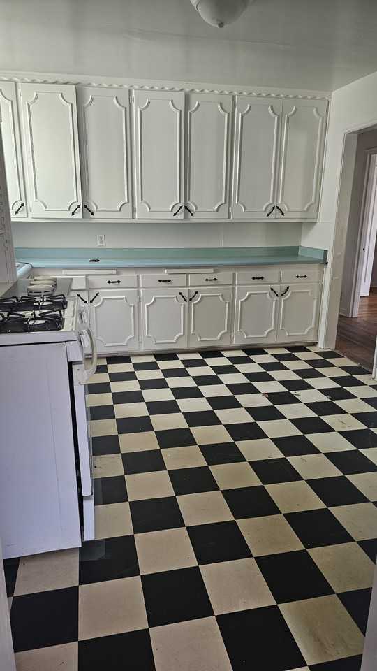 2545 Nevada Ave - Photo 7 of 18