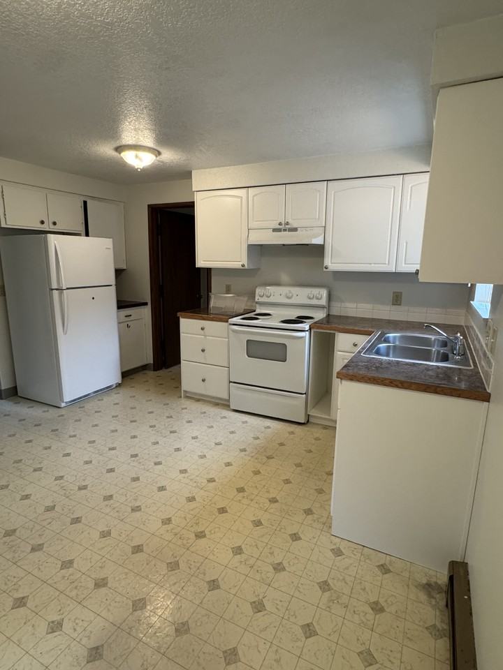 Del Rio Avenue Southeast #1692 - Photo 6 of 7