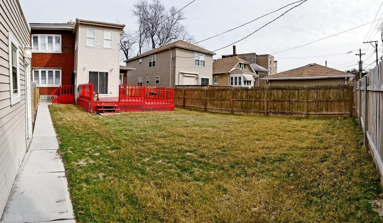 7432 S Oglesby Ave #1 - Photo 6 of 12