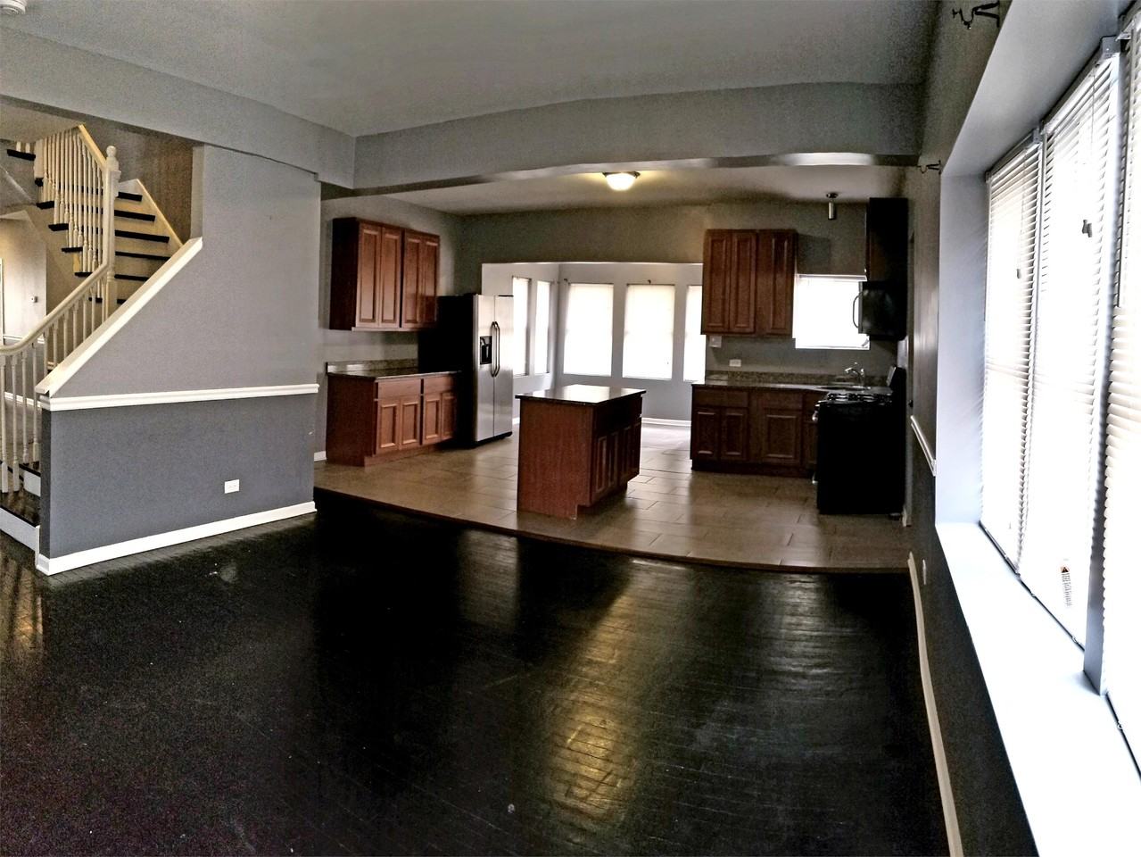 7432 S Oglesby Ave #1 - Photo 7 of 12