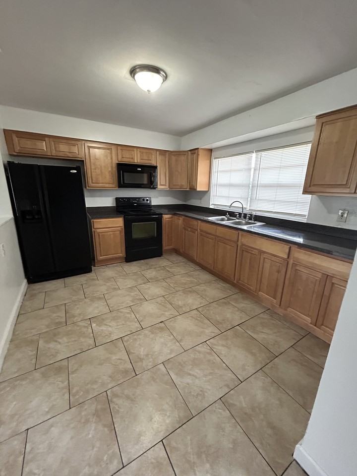 1800 31st St Nw #1 - Photo 7 of 20