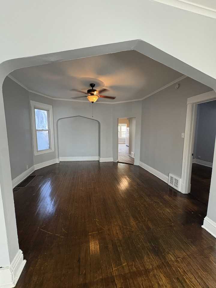 5940 S Marshfield Ave #1 - Photo 4 of 12