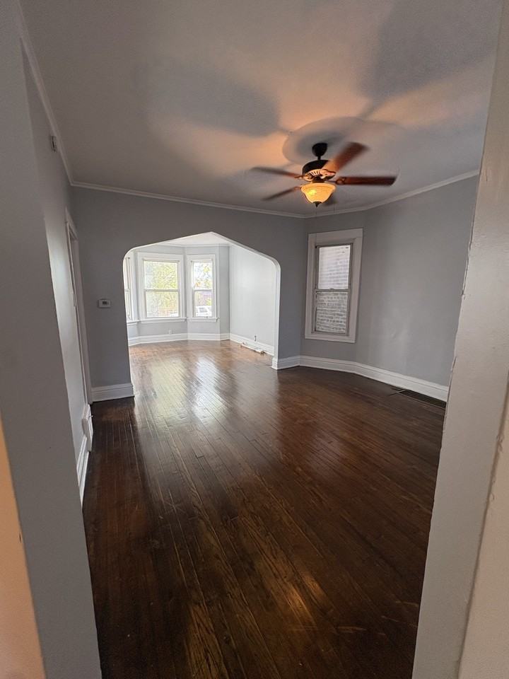 5940 S Marshfield Ave #1 - Photo 3 of 12