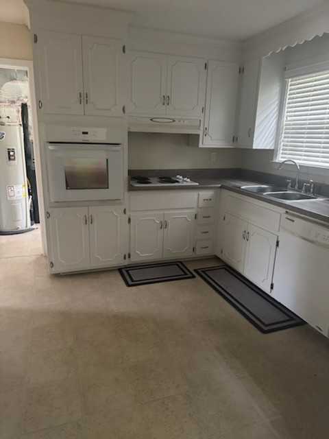 10532 Ashburn Rd #1 - Photo 3 of 14